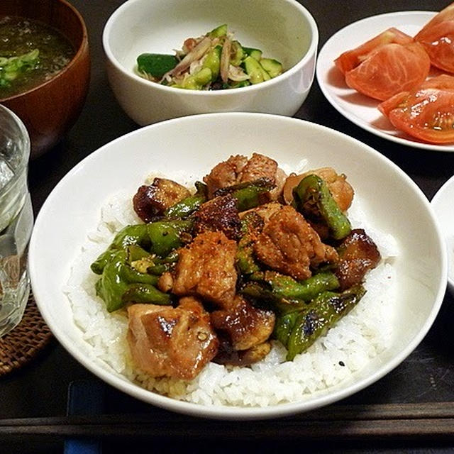 焼き鳥屋にも遜色ない、万願寺と麸の焼き鳥丼