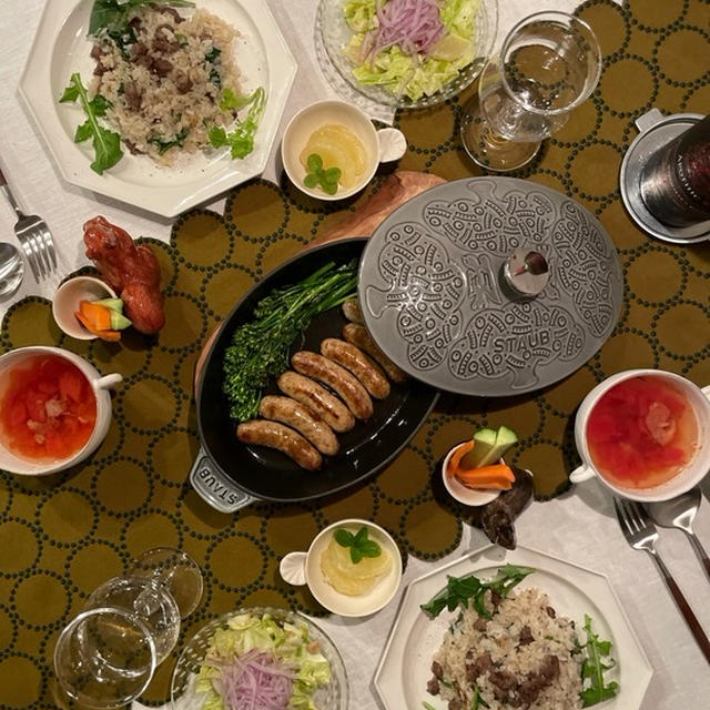 牛肉とルッコラの炒飯と、手作りソーセージの夜ごはん
