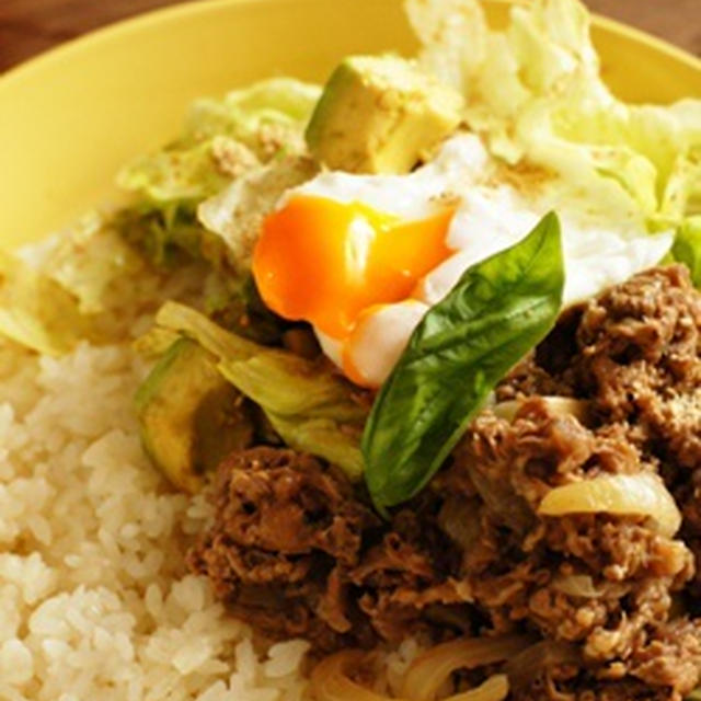 アボカド丼 with 牛肉のバジル炒め