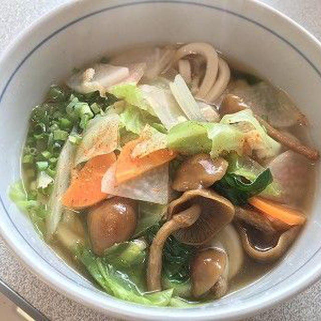 野菜うどん。謎の芸術作品１