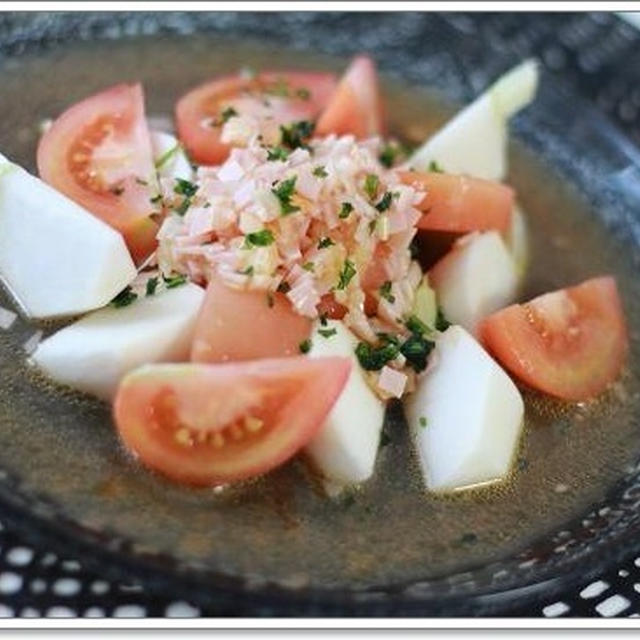 充実野菜でヘルシー玉ねぎドレッシング♪蕪とトマトのサラダ☆