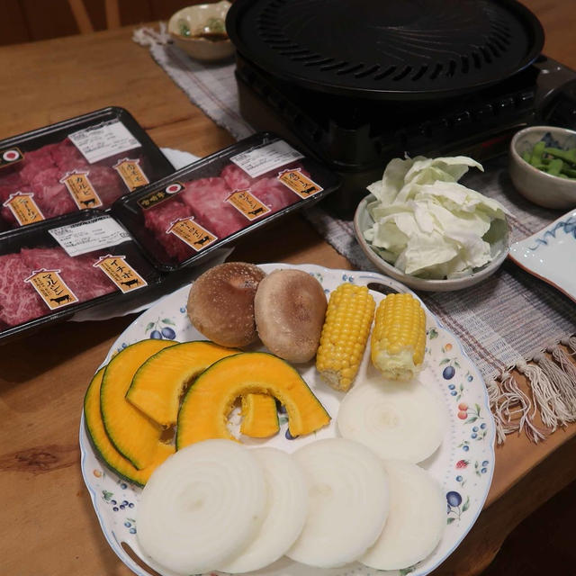 ”ふるさと納税”　おうちで焼き肉食べ比べの晩ご飯と　素麺と　ニラの花♪