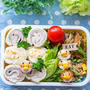 くるくるロールサンドとブサカワちくわ鳥弁当(；´∀｀)