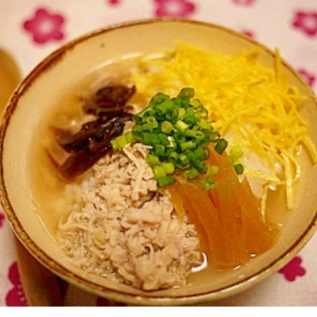 チキンの缶詰で鹿児島県の風土料理鶏飯（けいはん）