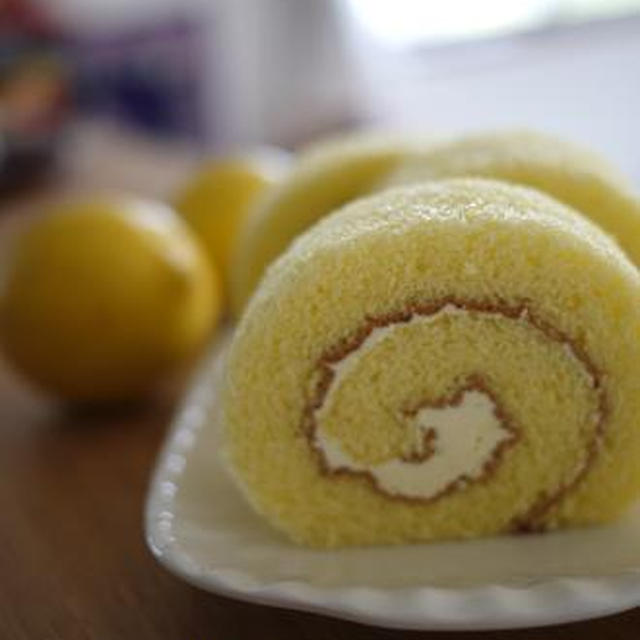 レモンバタークリームのロールケーキ By Roccoさん レシピブログ 料理ブログのレシピ満載
