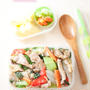 軽めのお弁当『海老もイカもないけど中華丼と言い張る』