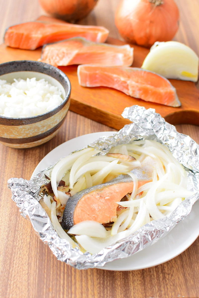 鮭と玉ねぎのホイル焼きのレシピ