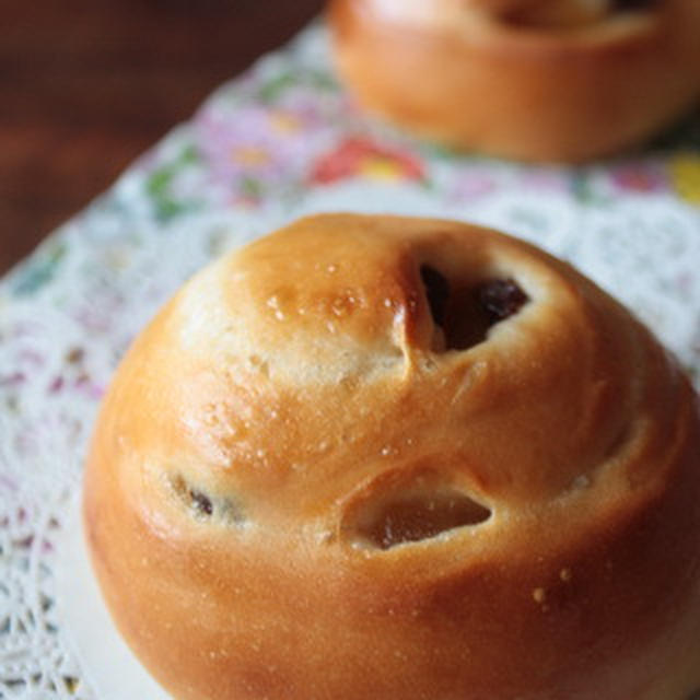 りんごのパンとアップルパイ。