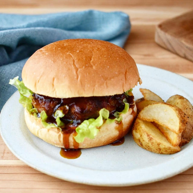 業スーで買ったバンズでランチ。コストコの豚肩ロース。