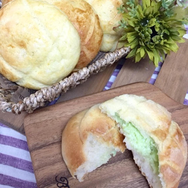 カキ氷シロップでオヤツメロンパン。