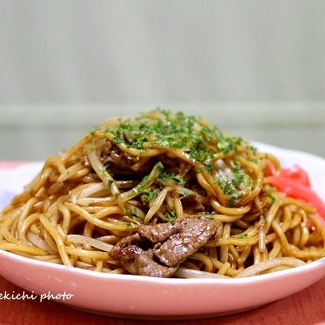 たまに食べたくなる「肉もやし焼きそば」＆「ほぼカニ」は本当にほぼカニでした