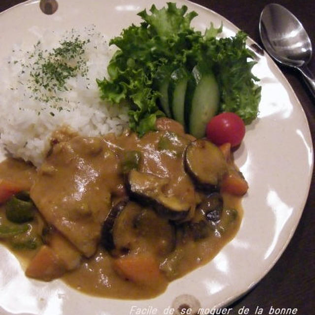 とろける柔らかさ♪鶏肉と夏野菜のココナッツカレー煮込み