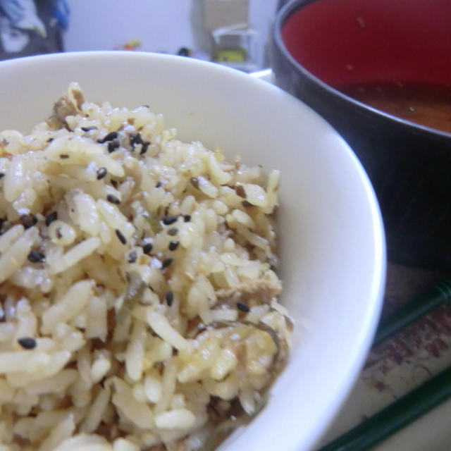 塩コンブとツナと干し椎茸の炊き込みご飯