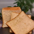 昨日のパン焼きは強力粉に二種類のライ麦粉40%程度入りの角食パンです～今朝の富士山
