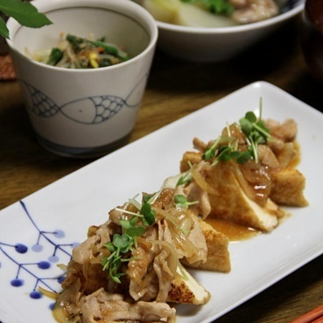 厚揚げステーキに豚の味噌焼きのっけ。和食ごはん。