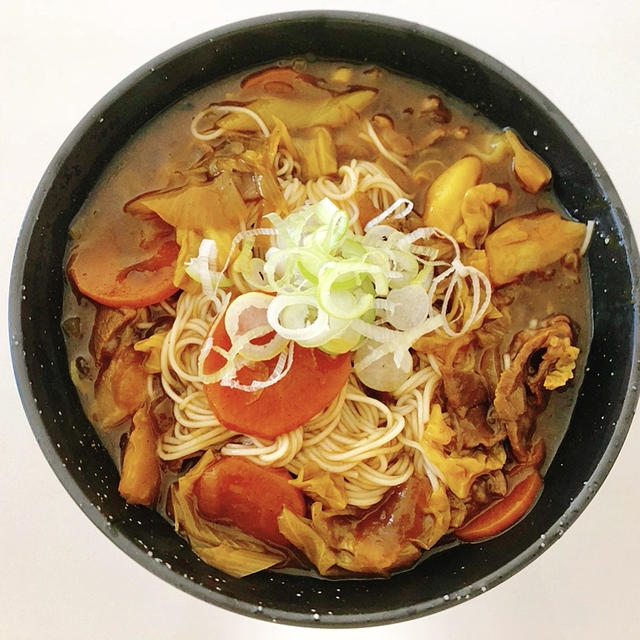 全部ぶっ込みカレースープ！饂飩・素麺・お蕎麦に！