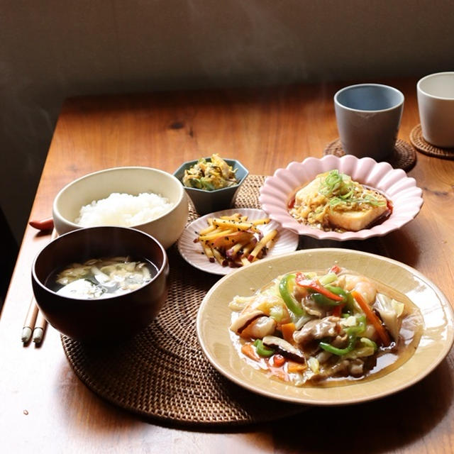 キャベツで八宝菜・献立。土鍋でごはん。