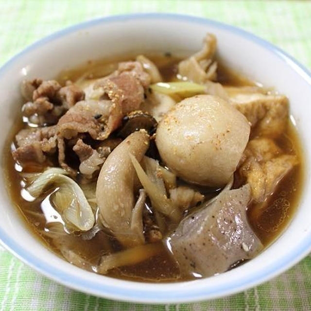 芋煮（内陸風）と納豆キムチの冷奴とほうれん草のごま和えでうちごはん（レシピ付）