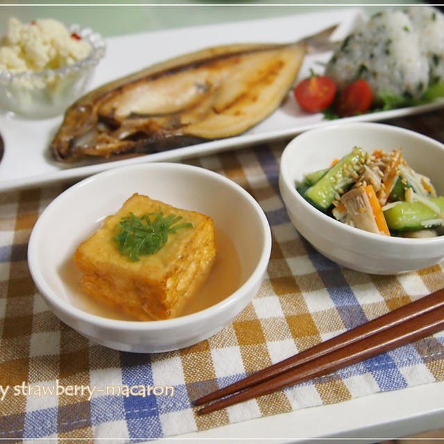 厚揚げの揚げ出し豆腐・ホッケの塩焼き・ワカメ・ゴマの塩麹おにぎり・つくレポ副菜で和食の晩御飯