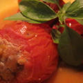 トマトのひき肉詰め南国のハーブ風味