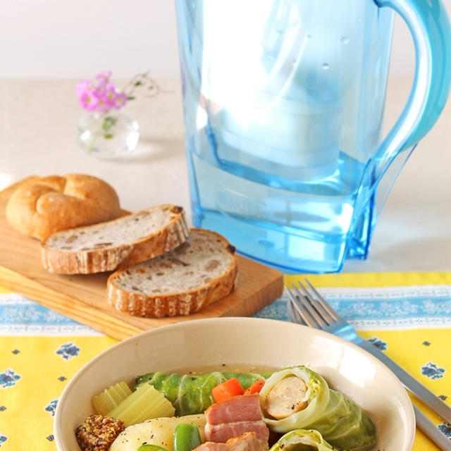 ソーセージロールキャベツと野菜のドイツ風煮込み