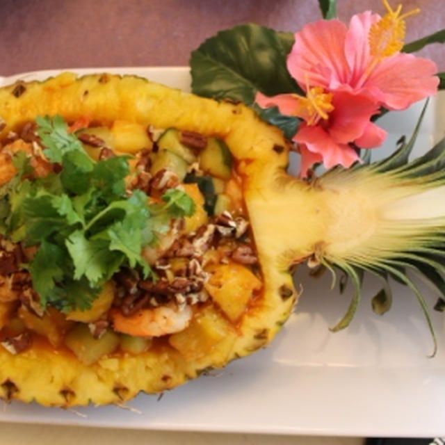タイのサラダ　パイナップルボード