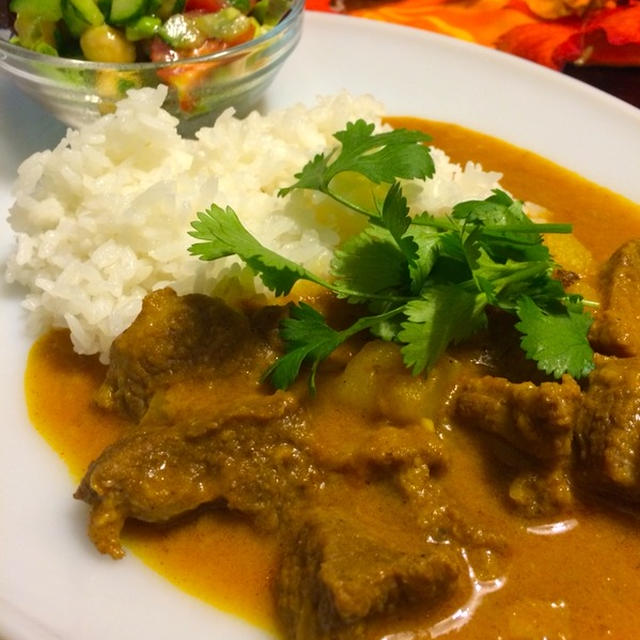 トマトとリンゴでルーなしポークカレー & ひよこ豆のサラダ