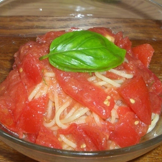 冷製トマトソースパスタ