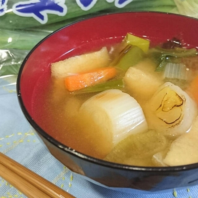 サッと焼いた下仁田ねぎと油揚げのお味噌汁 By ココヒロさん レシピブログ 料理ブログのレシピ満載