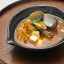 豆腐とアサリ入りのキムチスープ