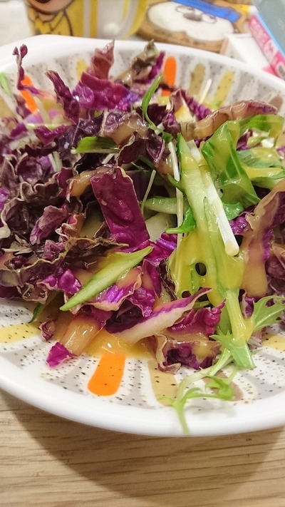 紫白菜のサラダ