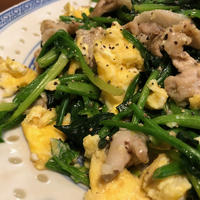 8種のブレンドスパイスで旨みをプラス☆豚肉とほうれん草のふわふわ卵炒め♪