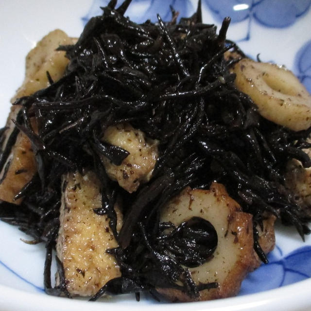 生ひじきと竹輪の煮物＜旬の味わい＞