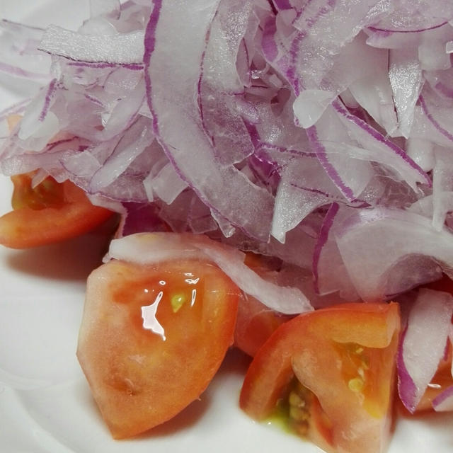 紫玉ねぎとトマトのサラダ