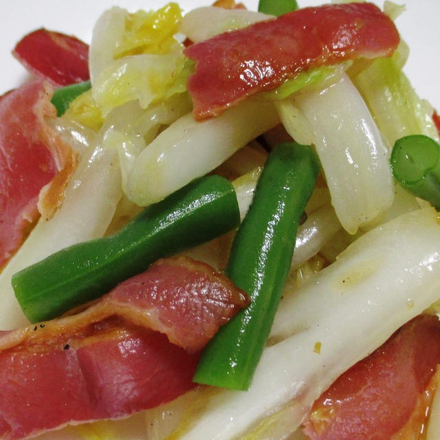 白菜とカリカリベーコンの中華サラダ