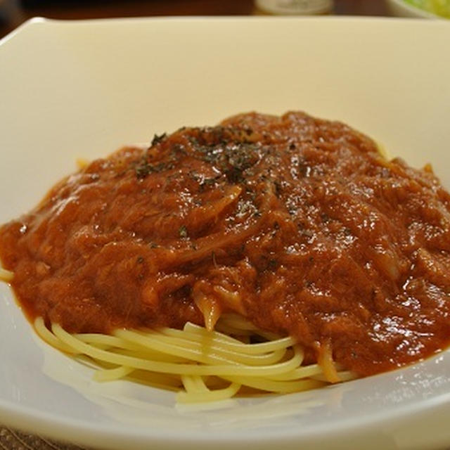 ツナと新玉ねぎのトマトソースパスタ