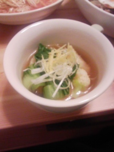 餃子入り、ちんげん菜の中華スープ