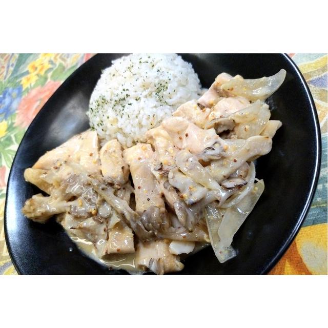 鶏むね肉を使って美味しく出来上がりました♪♪鶏肉のクリームソース＆バターライス★