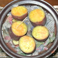 炭火で作る『サツマイモ』の陶板焼