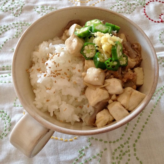 蓮根のとろみとしゃきしゃきプラスで。地味に美味しい「なめたけと鶏ミンチの白麻婆風」。