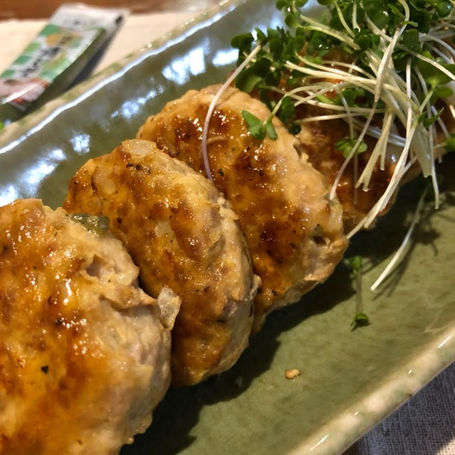 〈スパイス大使〉シャキシャキ玉ねぎの鶏つくね～仕上げはきざみ青じそペーストで♪