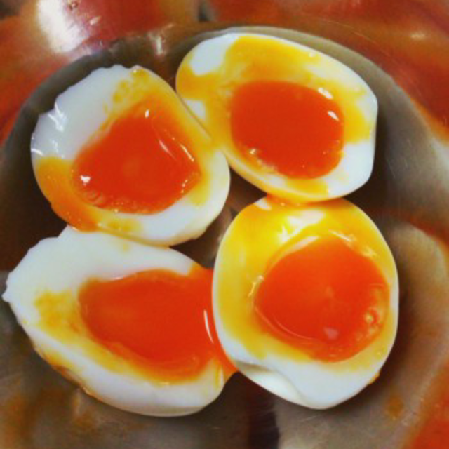 お鍋で簡単。ラーメン屋の魅力的な半熟卵の作り方（写真付き）