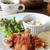 チキンのバーベキューソース と ミモザサラダ。