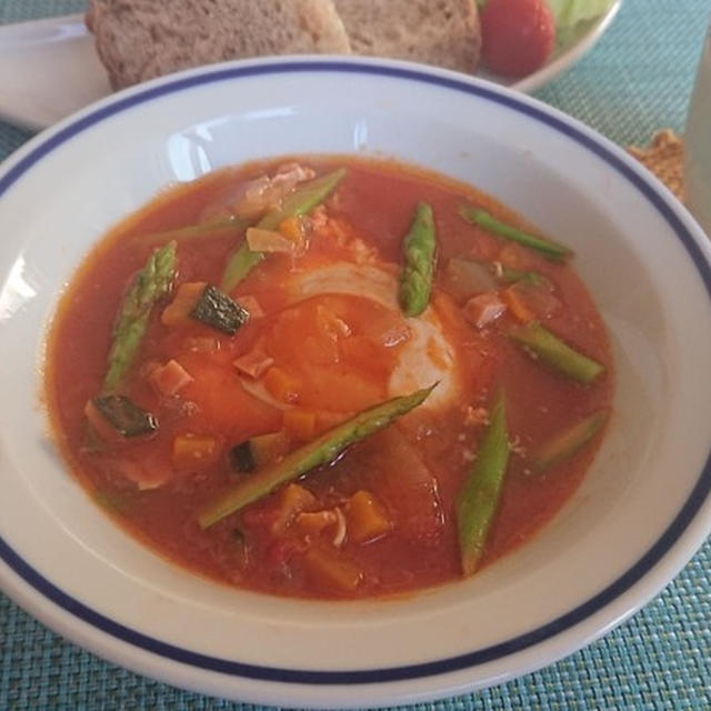 博多アスパラガスと卵のトマトスープ