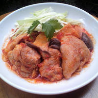 鶏肉とエリンギのピリ辛トマト煮