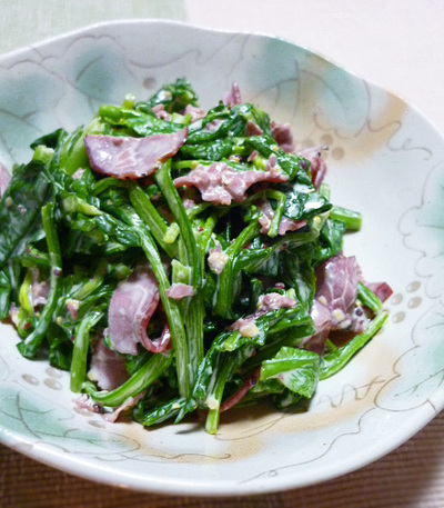 青菜とパストラミの温サラダ