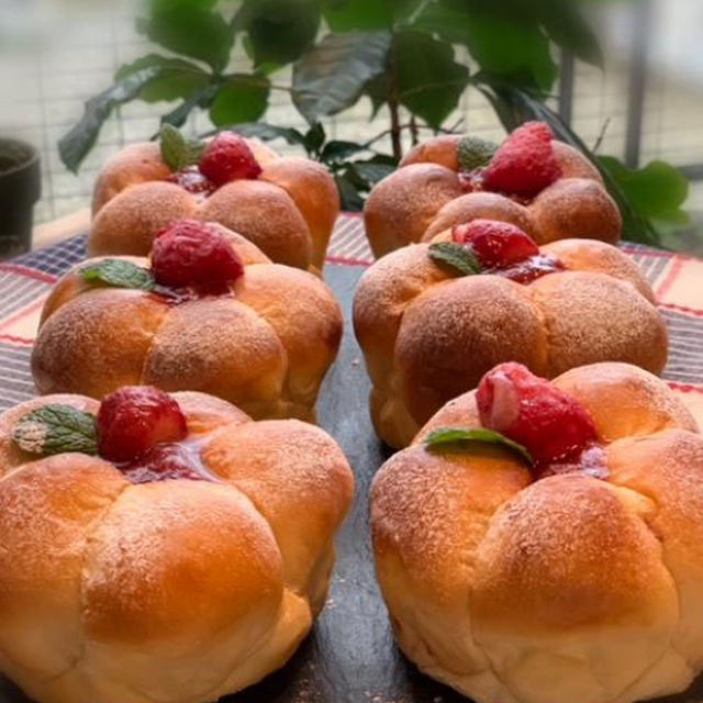 パン焼きはお花ジャムパンとチョコ捻りパン ～可愛くできました!!