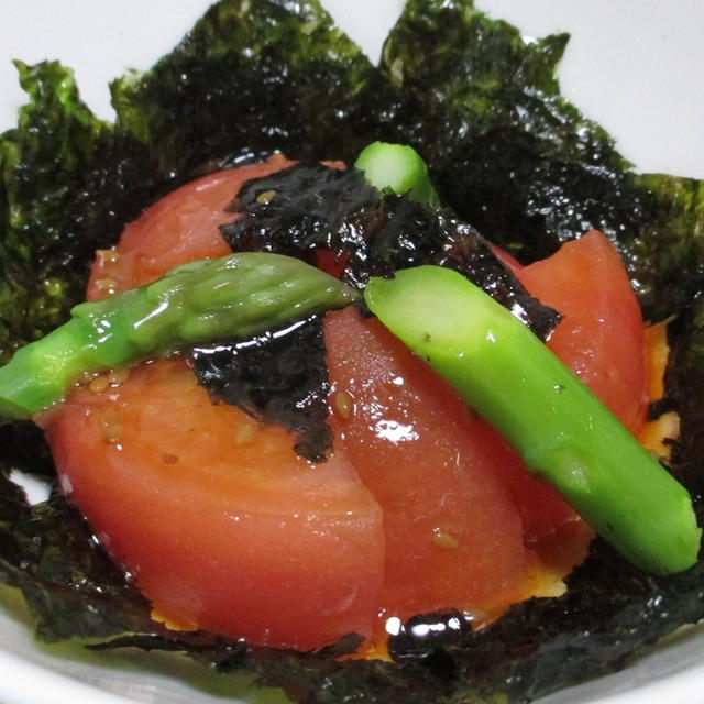 トマトとアスパラの韓国海苔サラダ＜胡麻が香ります＞
