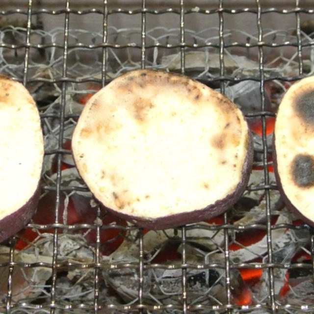 サツマイモの炭火焼 By 炭火グルメだんらんさん レシピブログ 料理ブログのレシピ満載