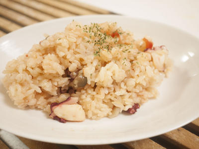 炊飯器で簡単！たことトマトの炊き込みご飯